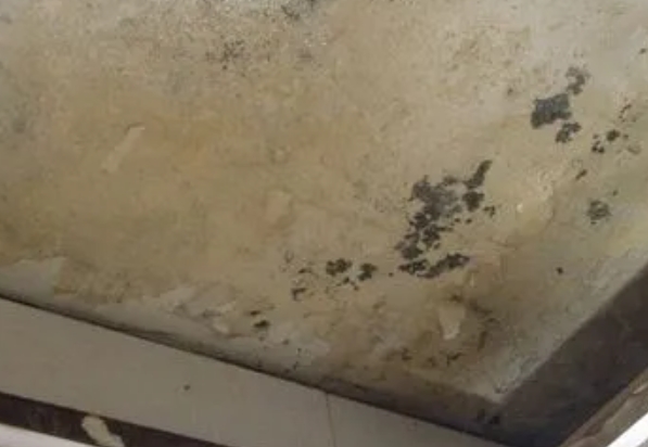 新密阳台漏水维修公司分享下新密卫生间渗水维修需要注意哪些问题。
